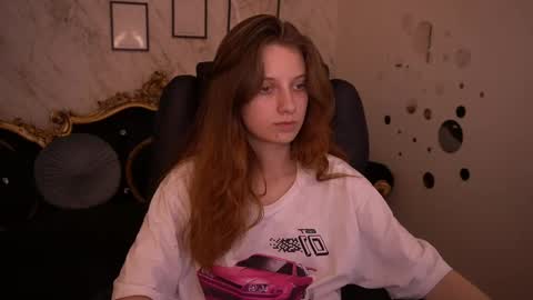 Snapshot of cuteefoxy chatting on 27, 5, 2026 Foxy online show from 27, 5, 2026