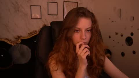 Snapshot of cuteefoxy chatting on 1, 6, 2026 Foxy online show from 1, 6, 2026