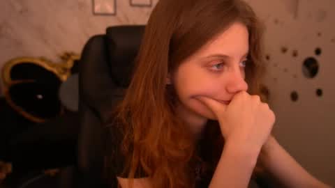 Snapshot of cuteefoxy chatting on 8, 6, 2026 Foxy online show from 8, 6, 2026