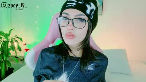 Snapshot of cuteezoe chatting on 1, 5, 2026 Zoe online show from 1, 5, 2026