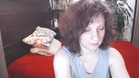 Snapshot of cutemoan chatting on 10, 9, 2025 Rita online show from 10, 9, 2025