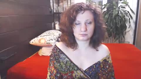 Snapshot of cutemoan chatting on 12, 9, 2025 Rita online show from 12, 9, 2025
