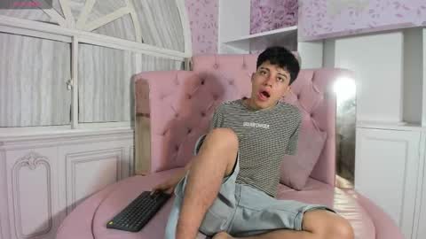 cutenaked_ online show from 22, 12, 2025