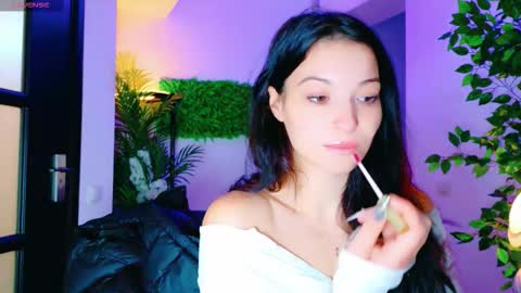 Snapshot of cuteness__girl chatting on 20, 10, 2025 cuteness__girl online show from 20, 10, 2025