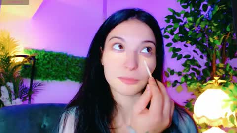 Snapshot of cuteness__girl chatting on 7, 11, 2025 cuteness__girl online show from 7, 11, 2025