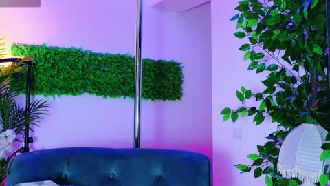 Snapshot of cuteness__girl chatting on 11, 11, 2025 cuteness__girl online show from 11, 11, 2025