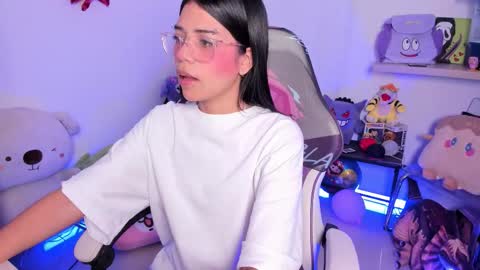 Snapshot of cutestephuwu chatting on 18, 10, 2025 - independent model online show from 18, 10, 2025