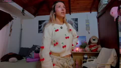 Snapshot of cuteweed420 chatting on 18, 6, 2026 cuteweed420 online show from 18, 6, 2026