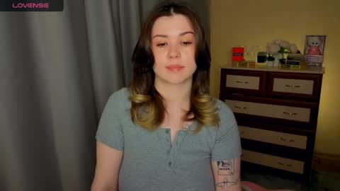Snapshot of cutie_mili chatting on 19, 4, 2026 mili online show from 19, 4, 2026