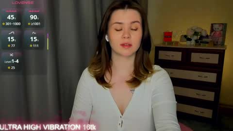 Snapshot of cutie_mili chatting on 18, 5, 2026 mili online show from 18, 5, 2026