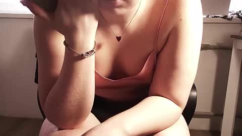 cutie_peach online show from 5, 4, 2026