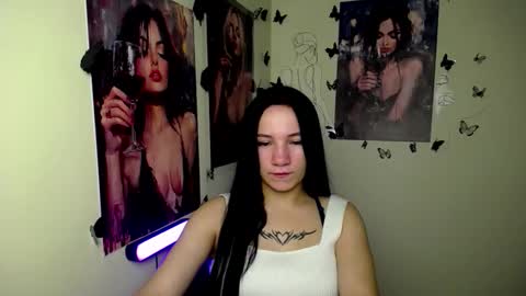 Snapshot of cutielady_ chatting on 28, 9, 2025 Emma online show from 28, 9, 2025
