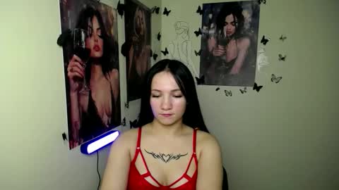 Snapshot of cutielady_ chatting on 22, 10, 2025 Emma online show from 22, 10, 2025