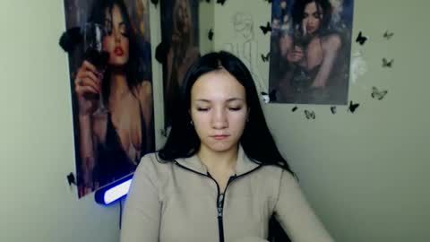 Snapshot of cutielady_ chatting on 24, 10, 2025 Emma online show from 24, 10, 2025