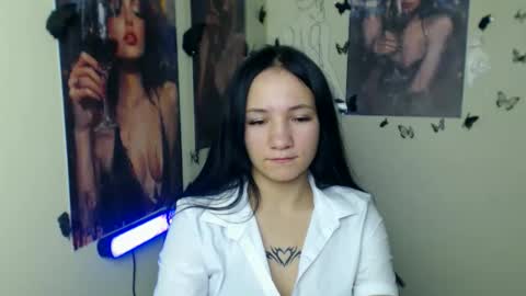 Snapshot of cutielady_ chatting on 29, 10, 2025 Emma online show from 29, 10, 2025