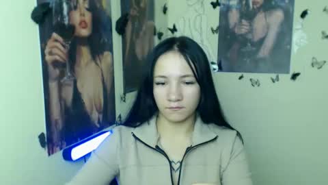 Snapshot of cutielady_ chatting on 30, 10, 2025 Emma online show from 30, 10, 2025