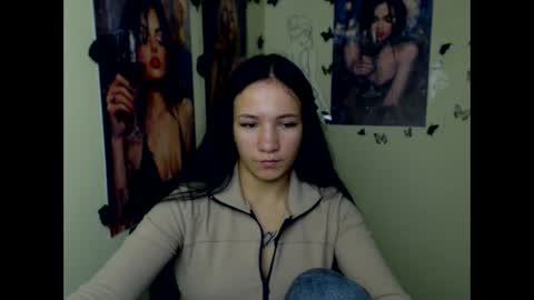 Snapshot of cutielady_ chatting on 4, 11, 2025 Emma online show from 4, 11, 2025