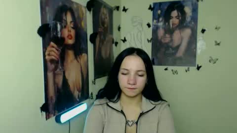 Snapshot of cutielady_ chatting on 8, 11, 2025 Emma online show from 8, 11, 2025