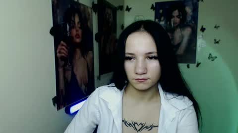 Snapshot of cutielady_ chatting on 16, 11, 2025 Emma online show from 16, 11, 2025