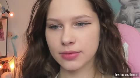 Snapshot of cutierori chatting on 28, 2, 2025 Rori  Instagram cutierori  online show from 28, 2, 2025