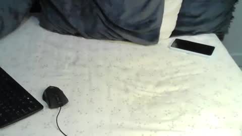 cutlucy25 online show from 25, 4, 2026