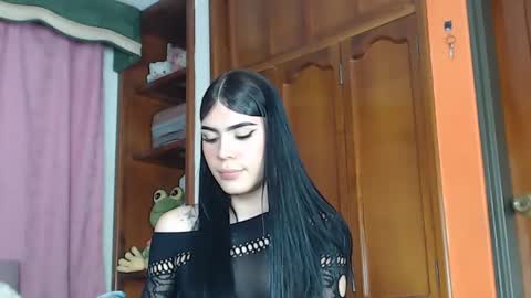Snapshot of cuttebabe_ chatting on 7, 3, 2025 Sophia online show from 7, 3, 2025