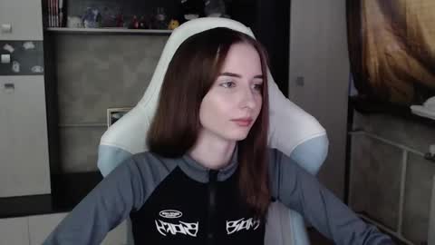 Cutti Crystal online show from 4, 11, 2025