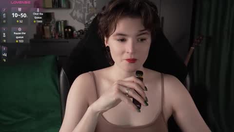 Helen Blossom online show from 18, 12, 2025