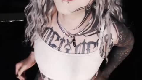 Snapshot of cybertrouble_ chatting on 1, 7, 2026 Nikki online show from 1, 7, 2026
