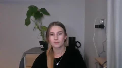 Snapshot of cyntianatural chatting on 14, 12, 2024 CyntiaNatural online show from 14, 12, 2024