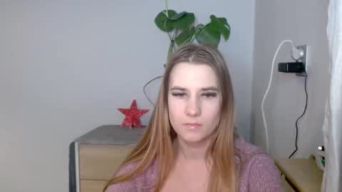 Snapshot of cyntianatural chatting on 31, 1, 2025 CyntiaNatural online show from 31, 1, 2025