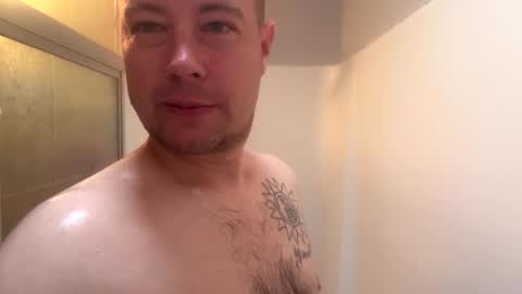 Snapshot of daddycam33 chatting on 21, 9, 2025 DaddyCam33 online show from 21, 9, 2025
