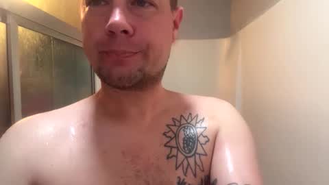 Snapshot of daddycam33 chatting on 7, 10, 2025 DaddyCam33 online show from 7, 10, 2025