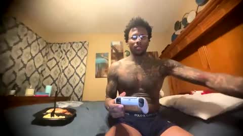 sexy tatted king bbc online show from 15, 4, 2026