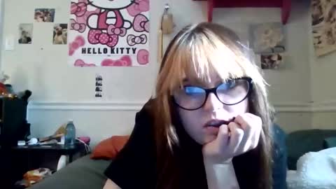 Snapshot of dadsdoll2 chatting on 25, 3, 2026 dadsdoll2 online show from 25, 3, 2026