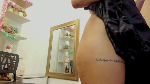Lesly online show from 4, 12, 2024