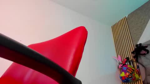 Snapshot of daffnelewis chatting on 21, 10, 2025 daffnelewis online show from 21, 10, 2025