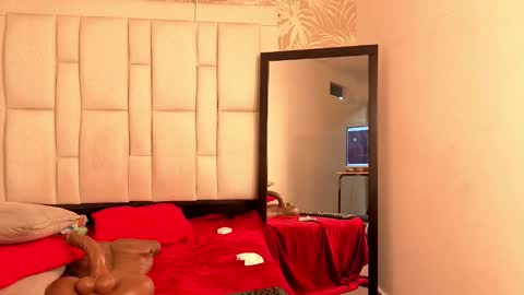 Snapshot of daffnelewis chatting on 27, 11, 2025 daffnelewis online show from 27, 11, 2025