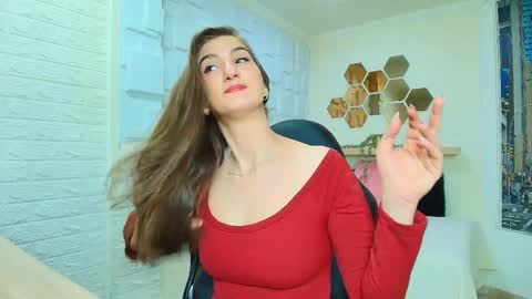 Dafne Castro online show from 8, 4, 2026