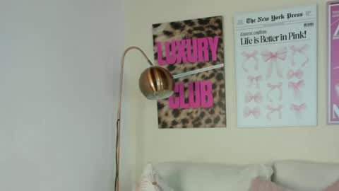 dafne_hillss online show from 27, 5, 2026