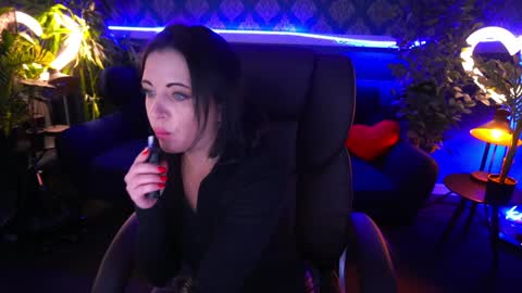 Dafni Mon online show from 4, 2, 2025