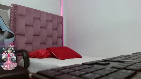 DAFNNE online show from 5, 3, 2025