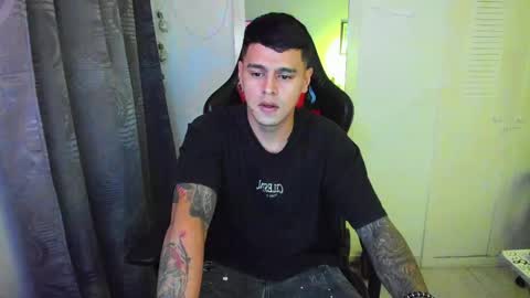 Snapshot of dage_19 chatting on 13, 5, 2026 my name is Jhon and I live in colombia online show from 13, 5, 2026