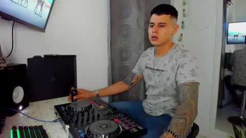 Snapshot of dage_19 chatting on 28, 5, 2026 my name is Jhon and I live in colombia online show from 28, 5, 2026