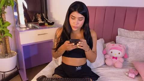 Dahiana online show from 15, 4, 2026