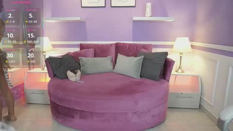 Dahlia Grey online show from 18, 9, 2025