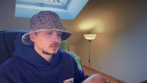 Snapshot of daimon_hall chatting on 9, 3, 2025 Daimon online show from 9, 3, 2025