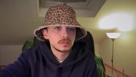 Snapshot of daimon_hall chatting on 9, 3, 2025 Daimon online show from 9, 3, 2025