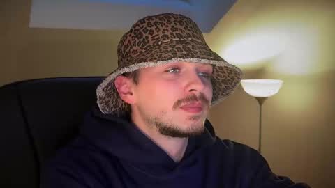 Snapshot of daimon_hall chatting on 10, 3, 2025 Daimon online show from 10, 3, 2025