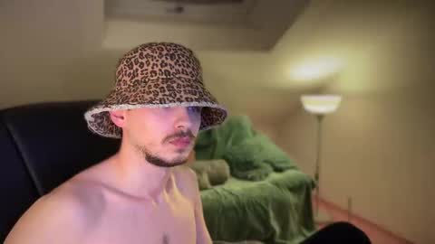 Snapshot of daimon_hall chatting on 12, 3, 2025 Daimon online show from 12, 3, 2025